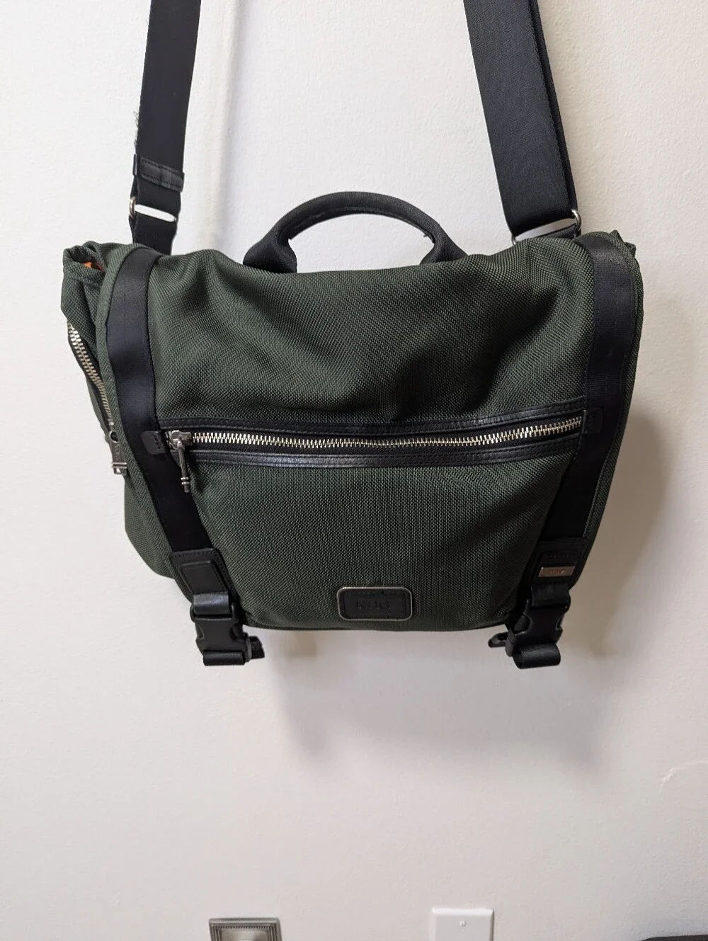 Mens Tumi Alpha Bravo Deluxe Messenger Bag